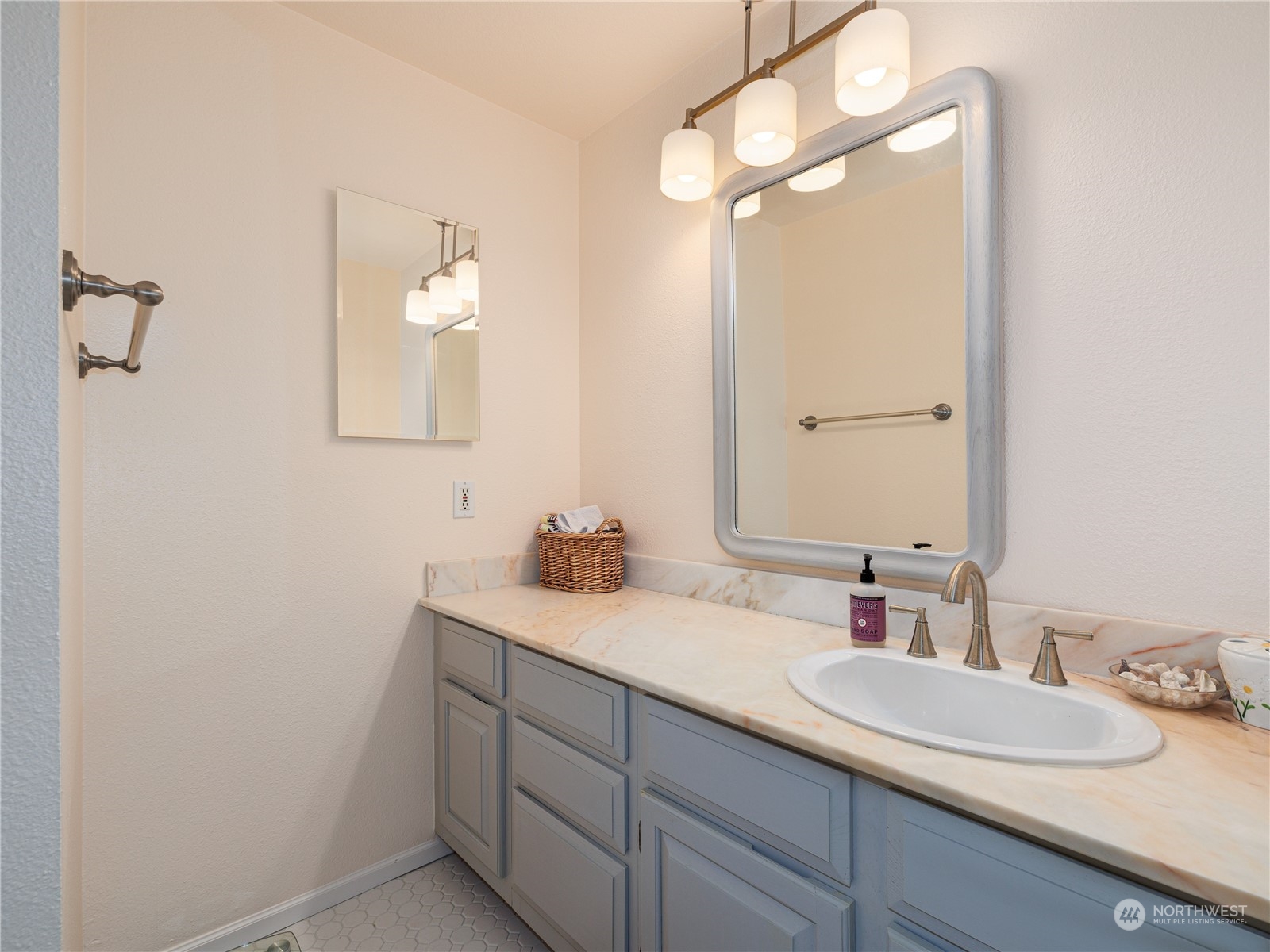 16929 Inglewood Road Northeast, Unit 203 Kenmore, WA 98028 - Photo 17 of 39