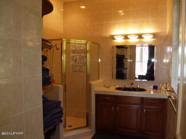 223 Waynewood Road Lake Ariel, PA 18436 - Photo 13 of 27