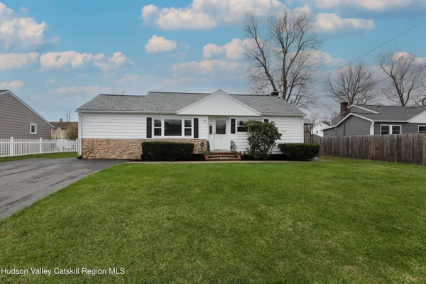 $369,000 | 11 Mountain View Avenue, Saugerties, NY 12477