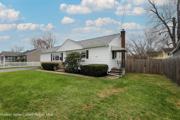 $369,000 | 11 Mountain View Avenue, Saugerties, NY 12477