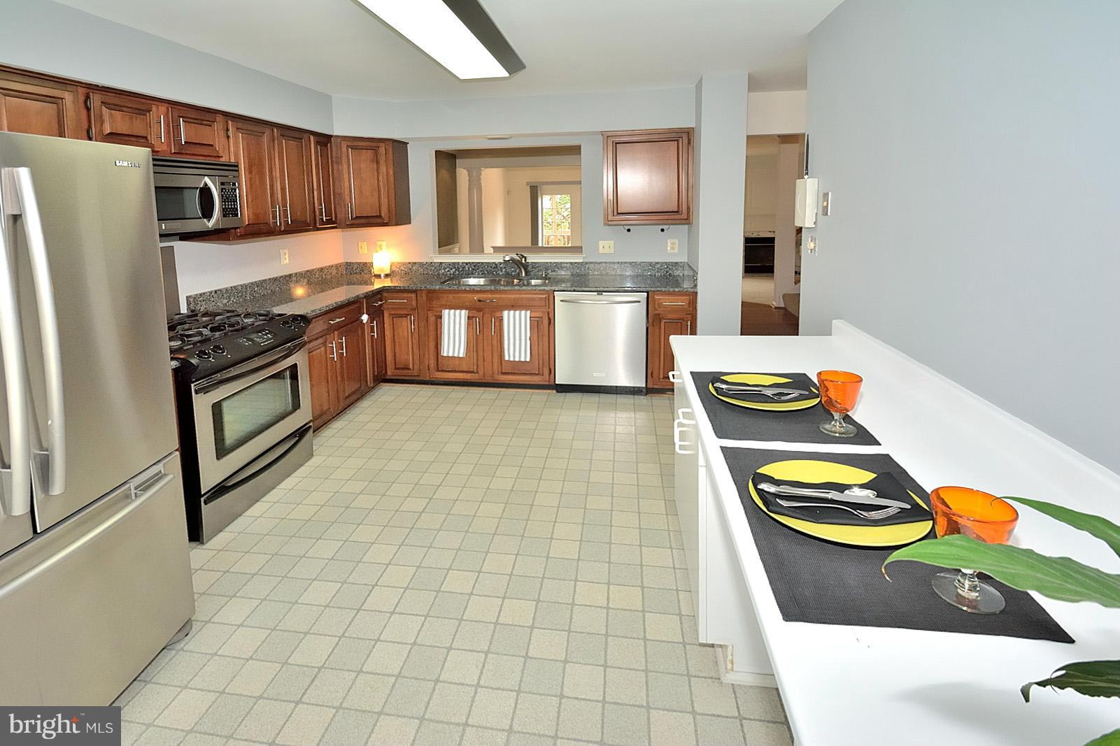 3844 Inverness Road Fairfax, VA 22033 - Photo 3 of 29 Kitchen