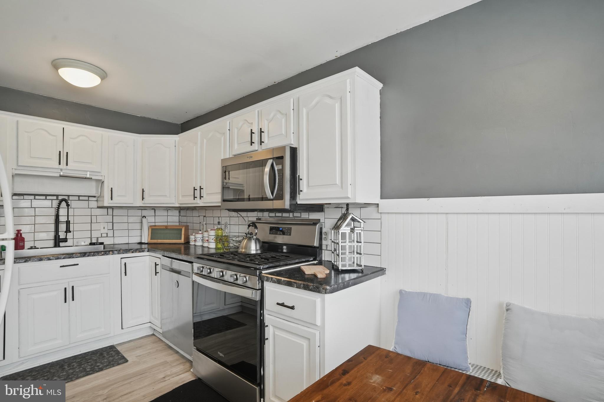 12612 Richton Road Philadelphia, PA 19154 - Photo 12 of 37 Gallery Image 12