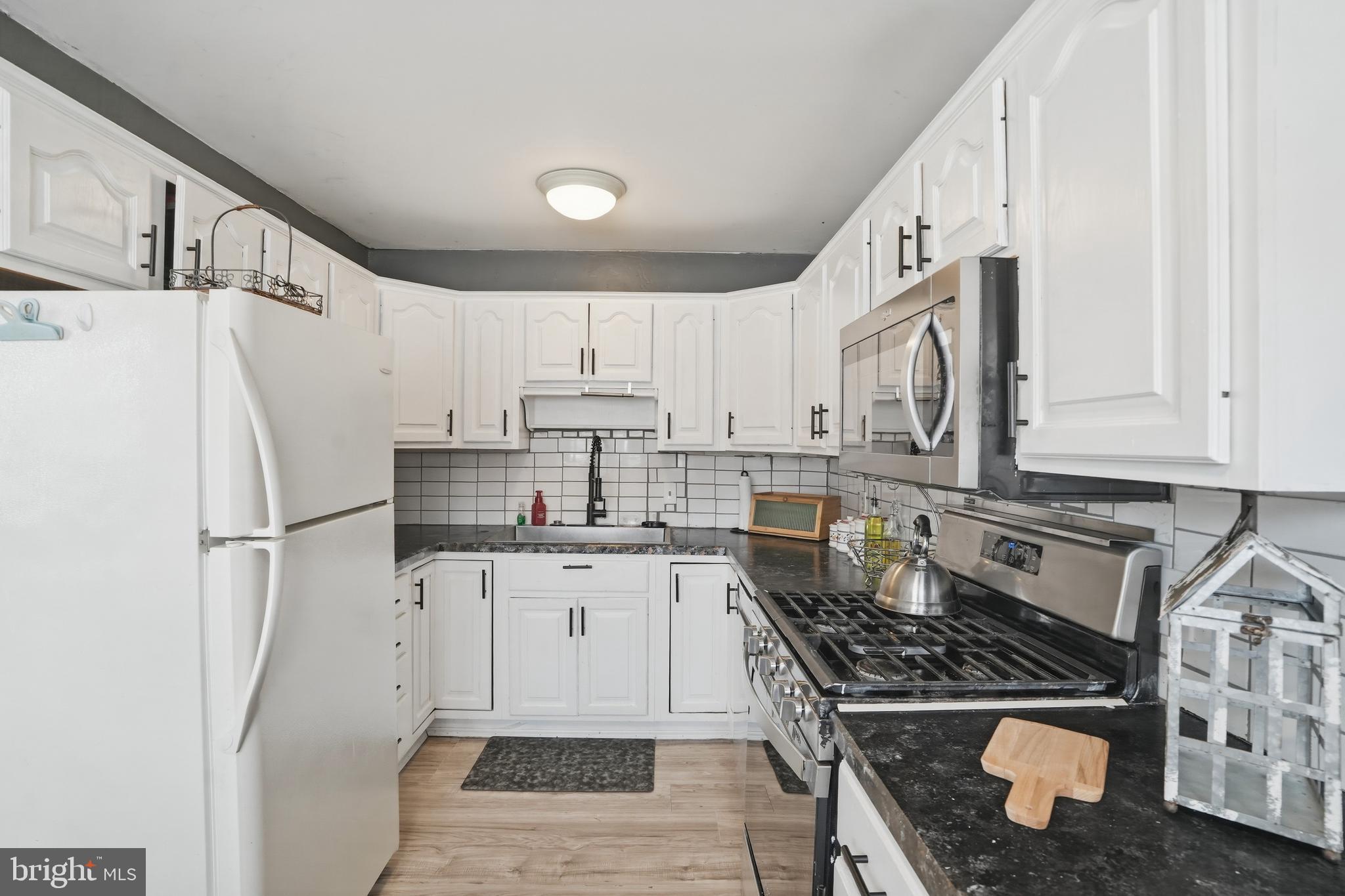 12612 Richton Road Philadelphia, PA 19154 - Photo 13 of 37 Gallery Image 13