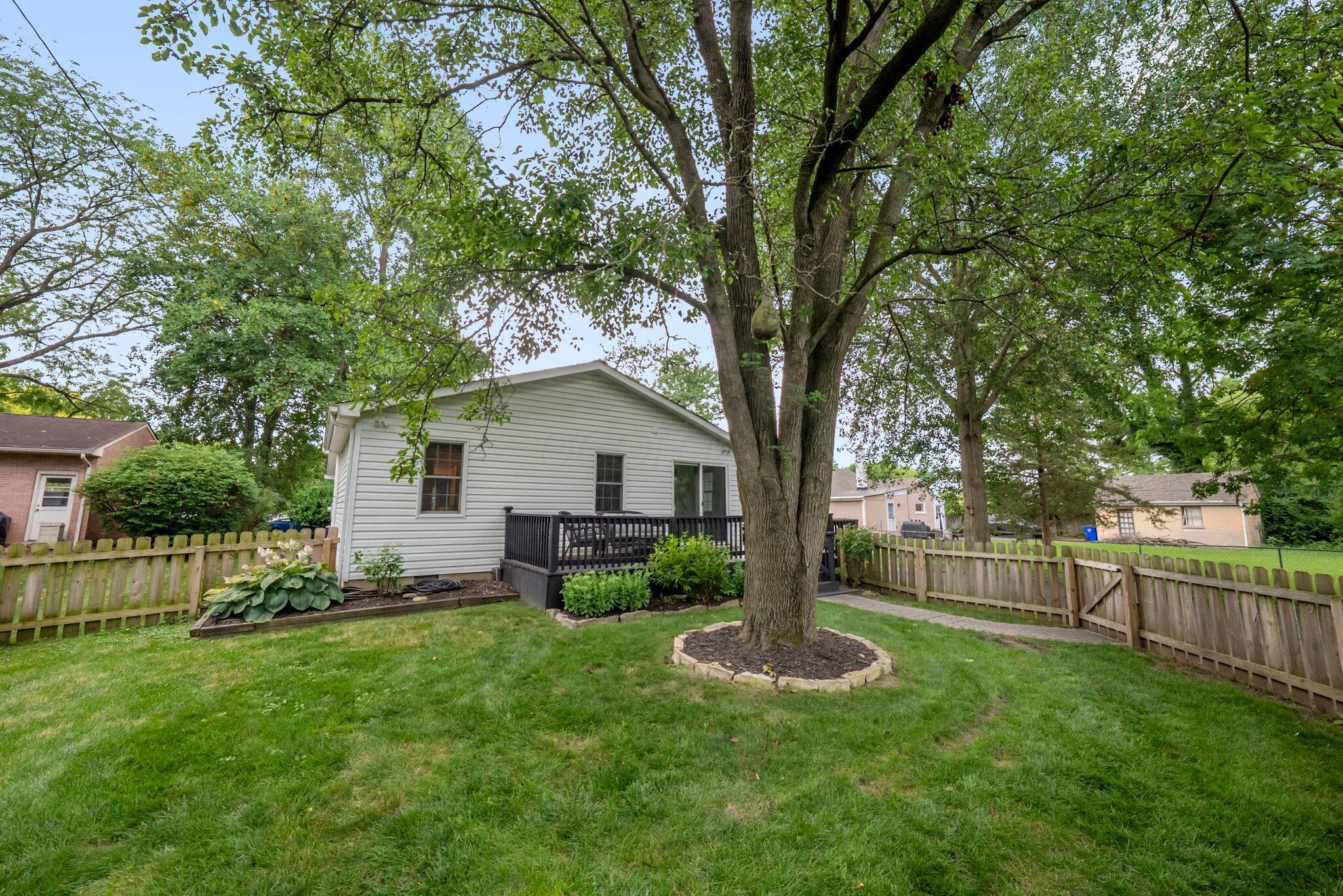 2560 Zollinger Road Columbus, OH 43221 - Photo 33 of 41 11-web-or-mls-DSC01146