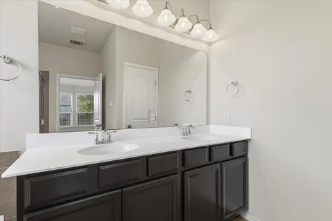 $348,500 | 120 Cyril Drive, Hutto, TX 78634