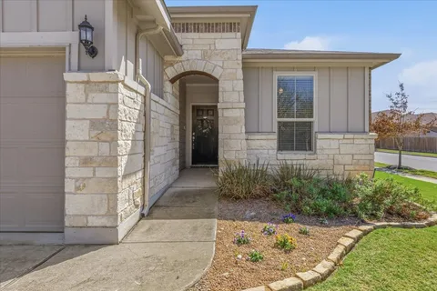 $348,500 | 120 Cyril Drive, Hutto, TX 78634