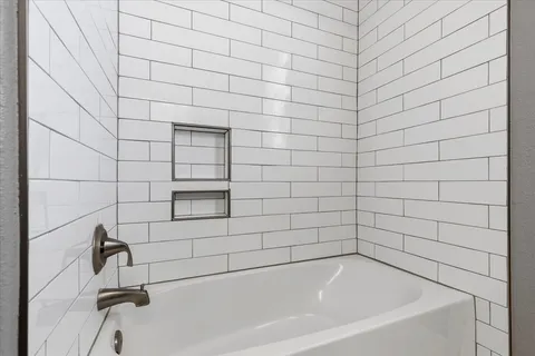 $348,500 | 120 Cyril Drive, Hutto, TX 78634