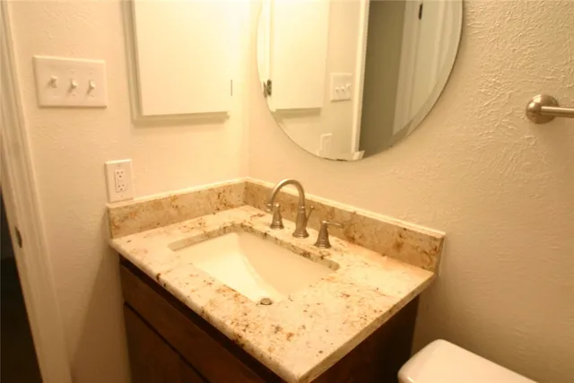 $2,195 | 7200 Barnsdale Way, Austin, TX 78745