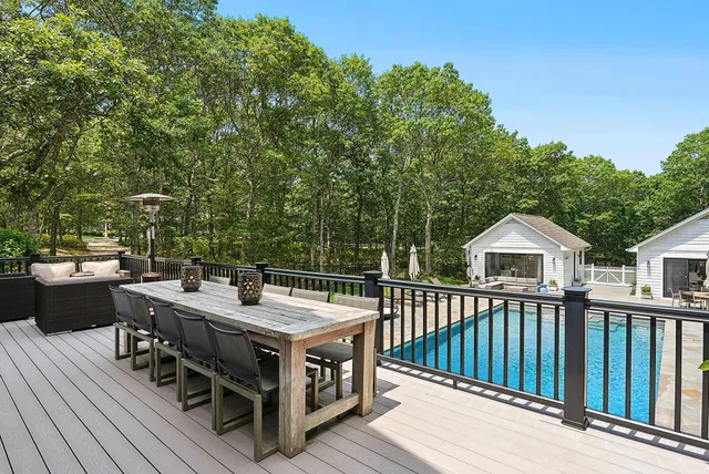 $5,850,000 | 421 Edge Of Woods Road, Southampton, NY 11968