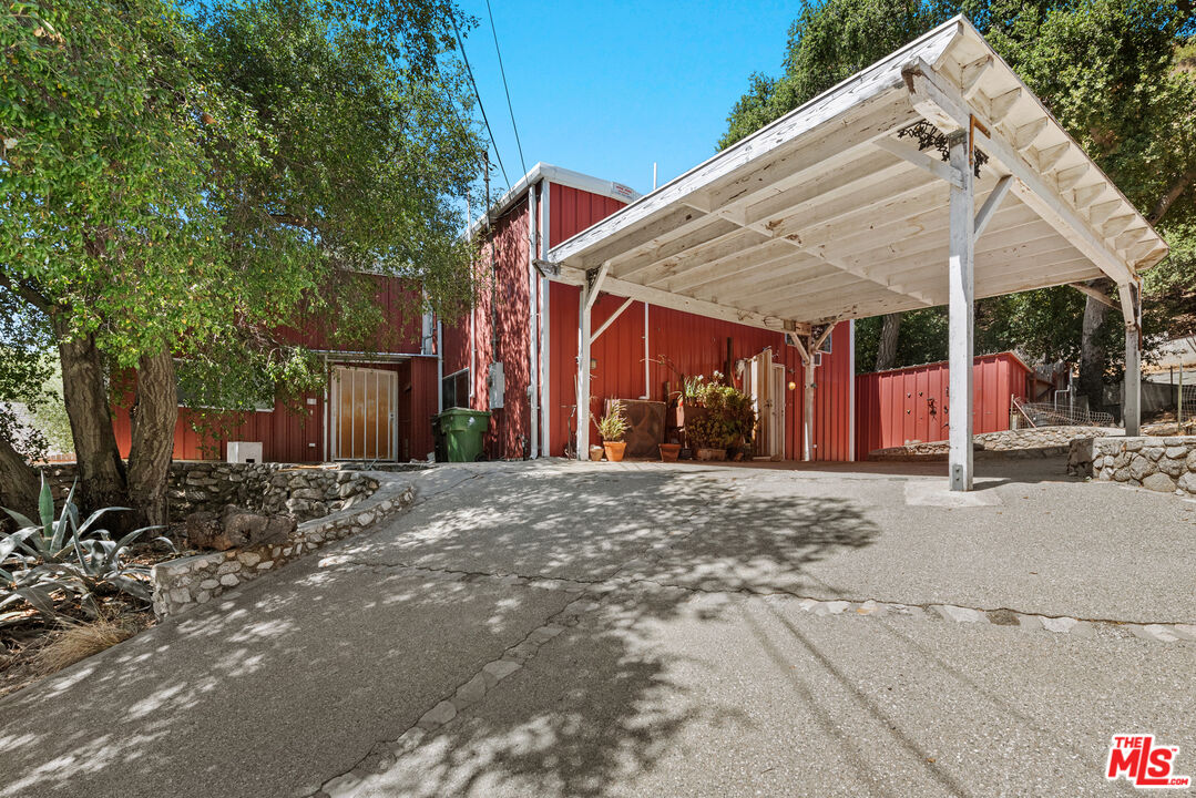 6327 Blanchard Canyon Road Tujunga, CA 91042 - Photo 33 of 71 Gallery Image 33