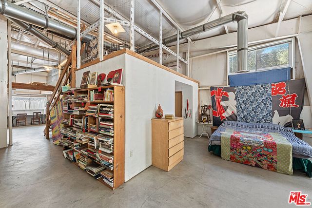 a view of a house with a tree