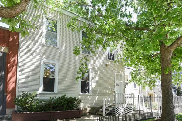 $4,095 | 1844 West Henderson Street, Unit SFH, Chicago, IL 60657