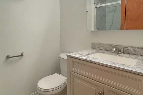 $4,095 | 1844 West Henderson Street, Unit SFH, Chicago, IL 60657