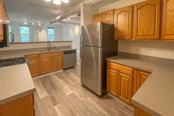 $4,095 | 1844 West Henderson Street, Unit SFH, Chicago, IL 60657