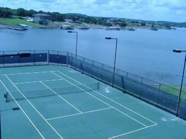 a view of a tennis court
