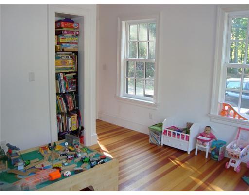 95 Castlewood Road Newcastle, ME 04553 - Photo 13 of 23 Den/Family/Great Room.
