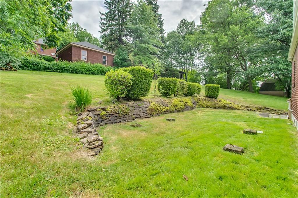 1423 Brinton Road Pittsburgh, PA 15221 - Photo 22 of 24 Gallery Image 22