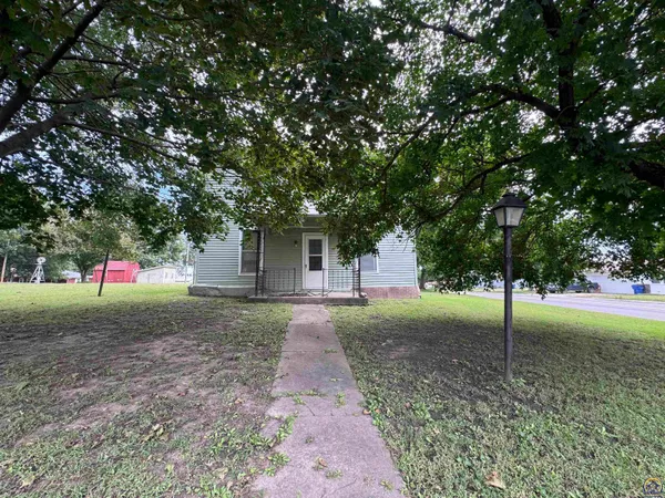 $39,900 | 102 North Osage Street, Nortonville, KS 66060
