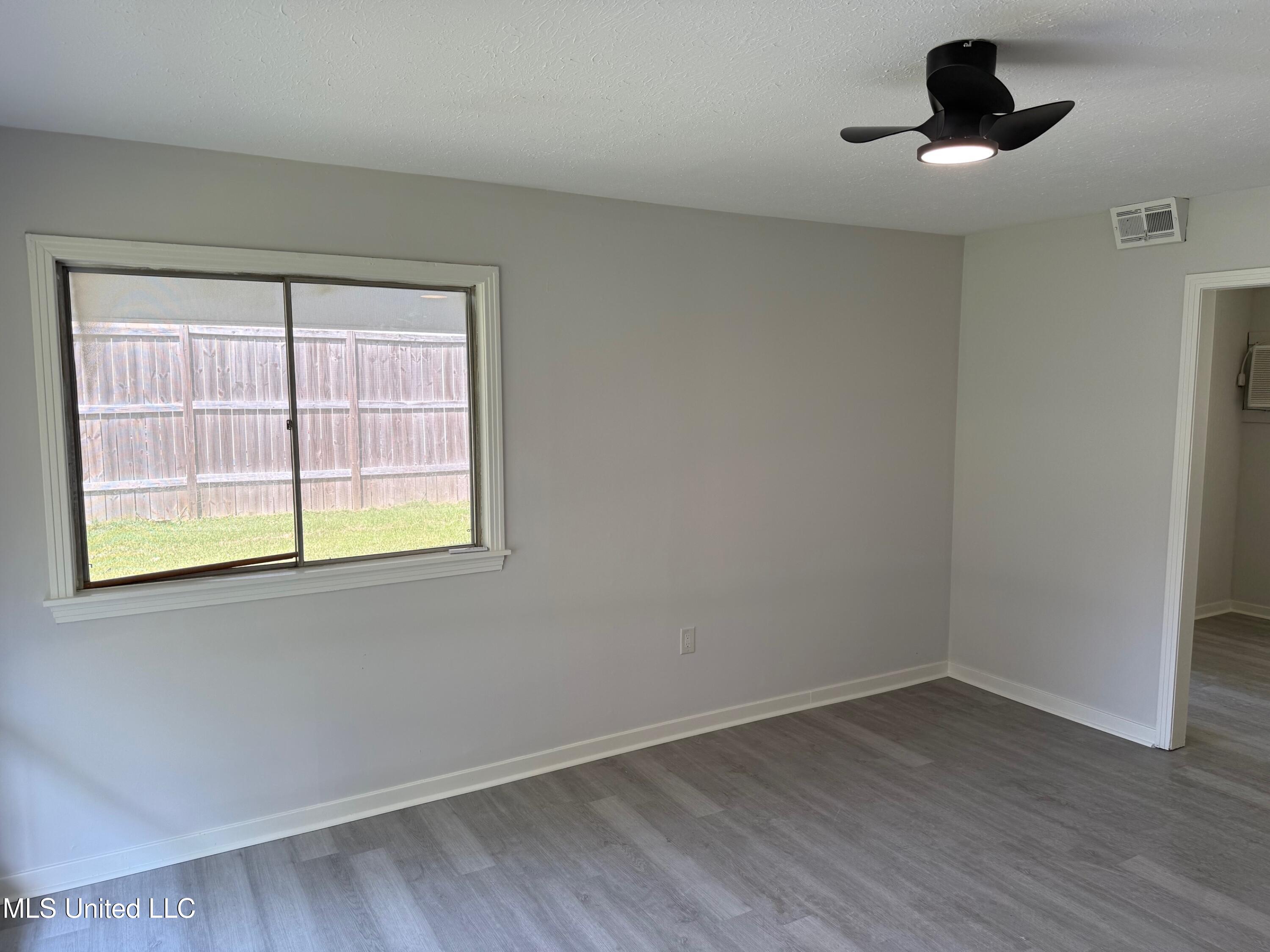 302 St Paul Street Pearl, MS 39208 - Photo 2 of 12 IMG_8809