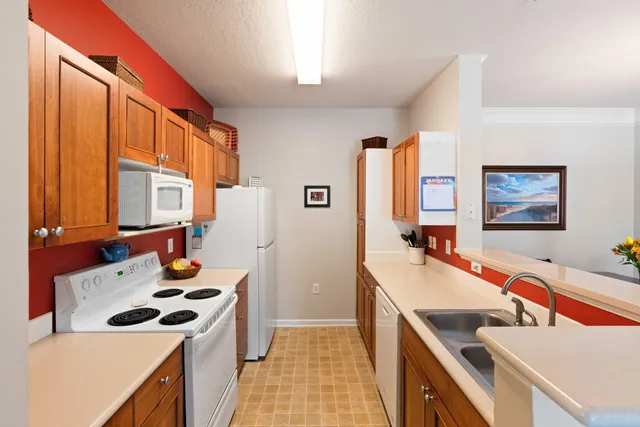 $350,000 | 1300 Park W Boulevard, Unit 805, Mount Pleasant, SC 29466