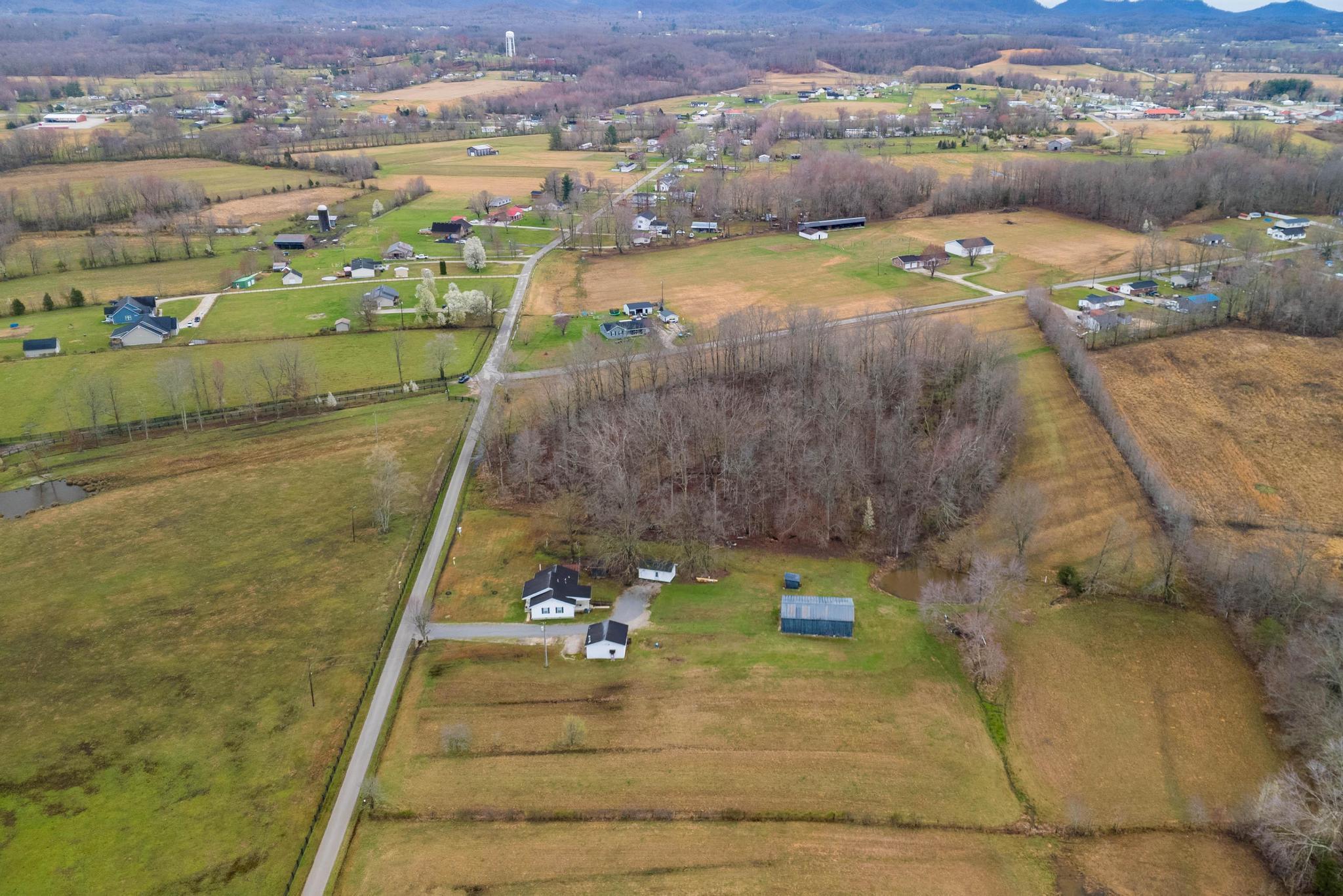 575 Compton Road Jeffersonville, KY 40337 - Photo 35 of 46 DJI_20260316231713_0012_D