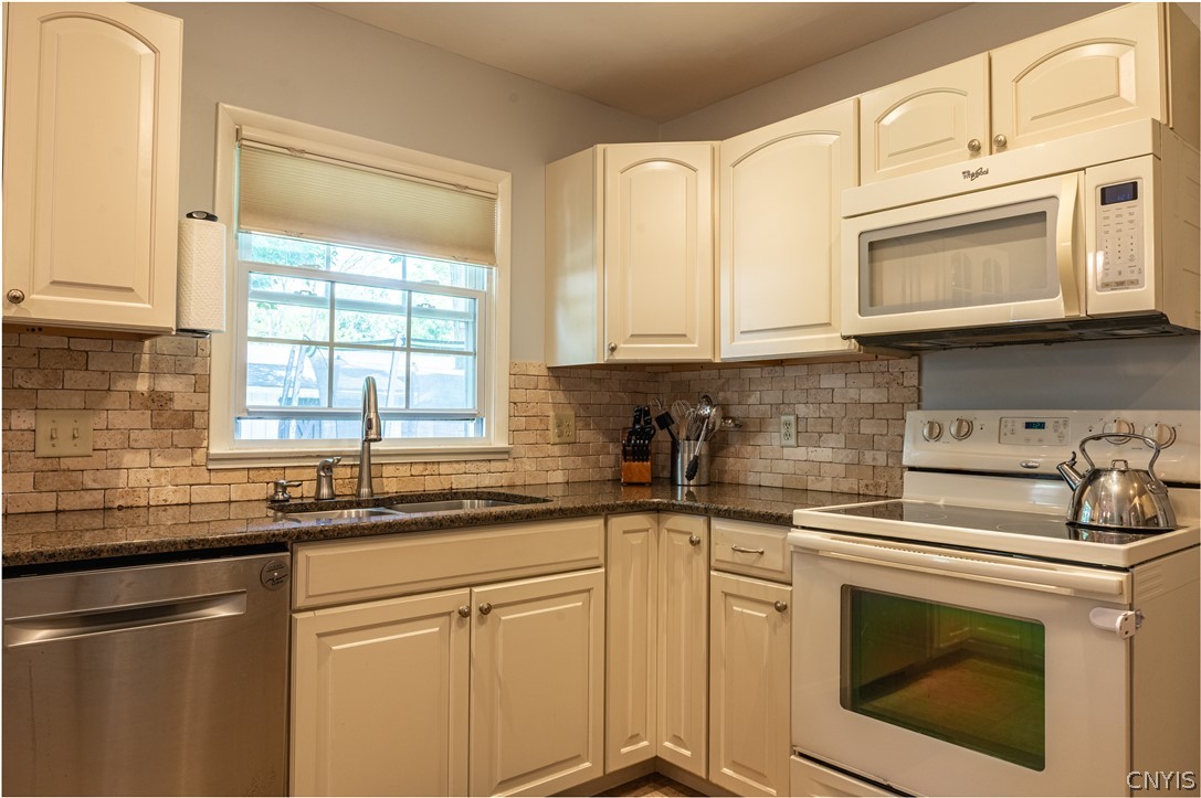 1714 Lincoln Lane Rome, NY 13440 - Photo 16 of 49