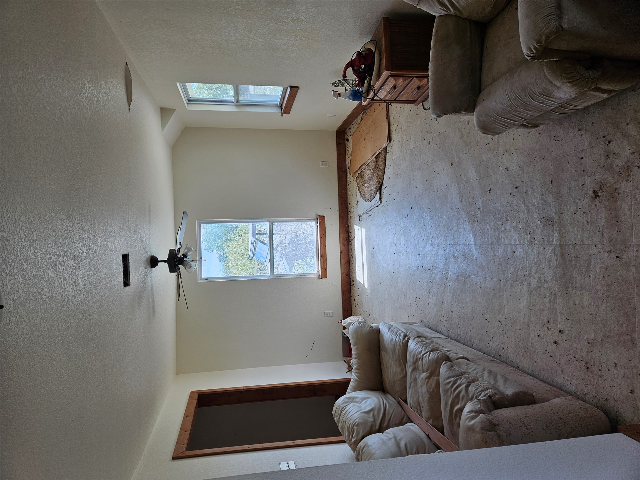1988 Cr 116 Road Rogers, TX 76569 - Photo 15 of 16 a living room with furniture and a window