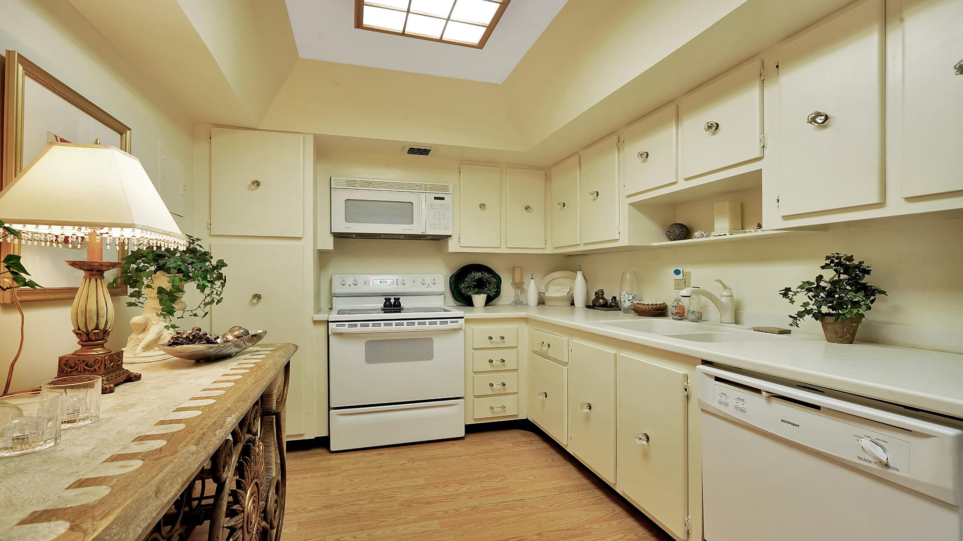 3800 Washington Road, Unit 809 West Palm Beach, FL 33405 - Photo 13 of 29 Kitchen (1)