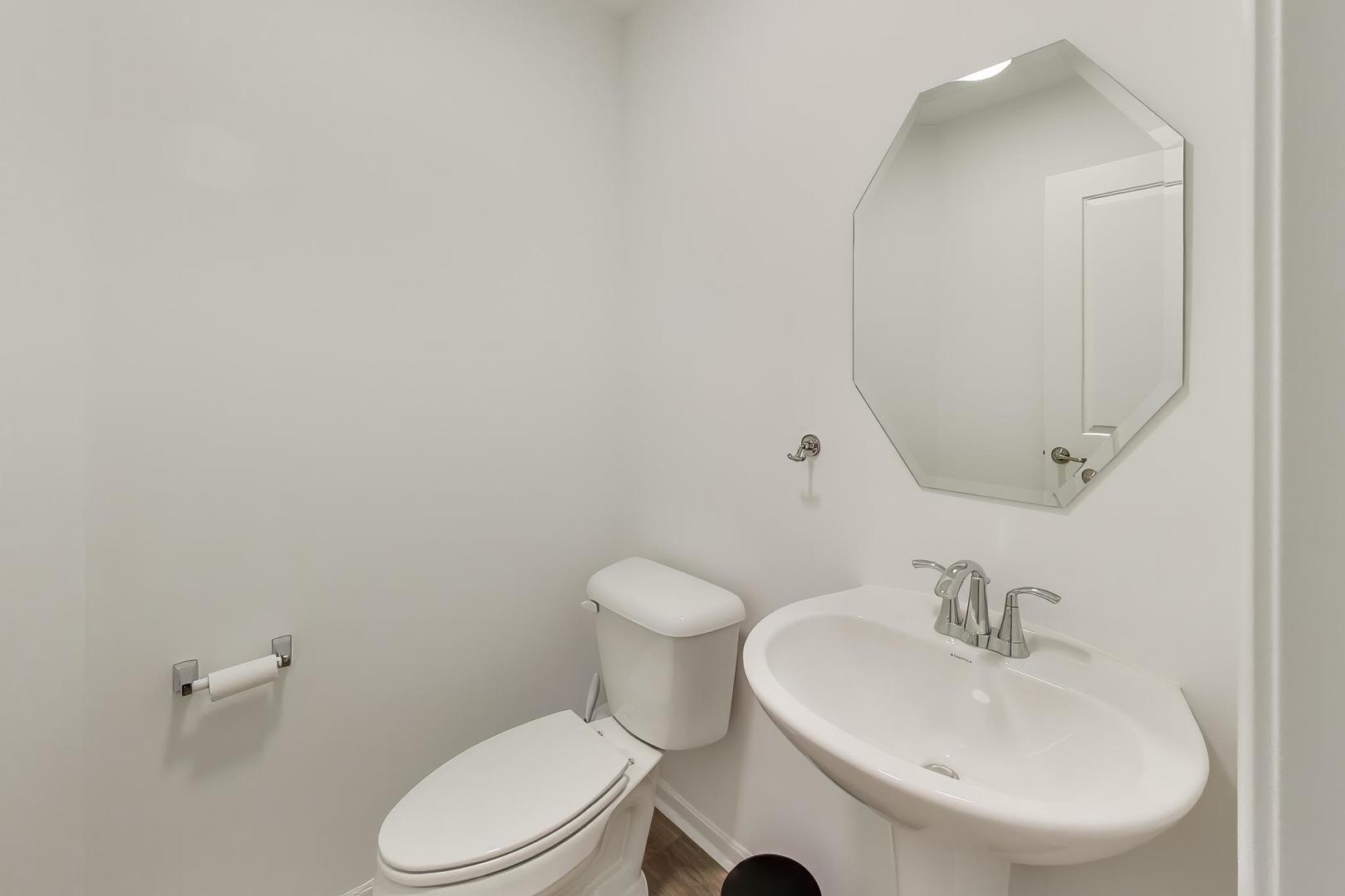 1406 Neubauer Circle, Unit 1904 Lindenhurst, IL 60046 - Photo 12 of 28