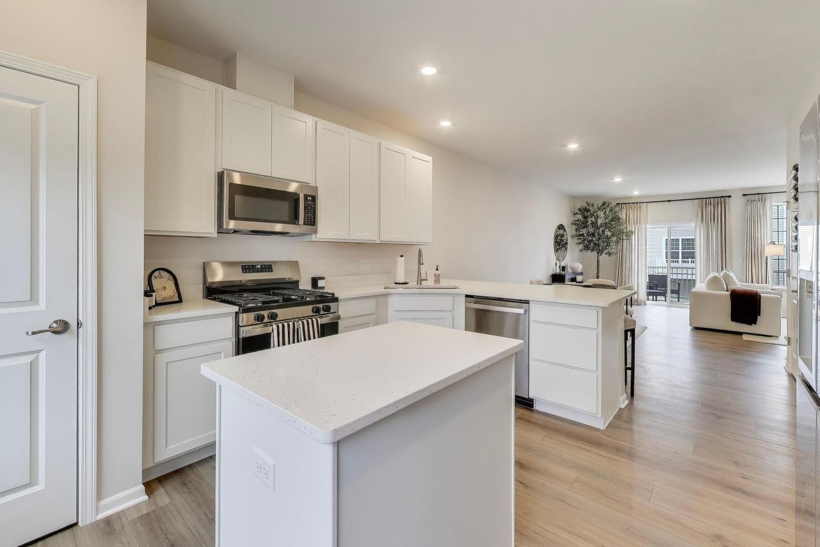 1406 Neubauer Circle, Unit 1904 Lindenhurst, IL 60046 - Photo 9 of 28