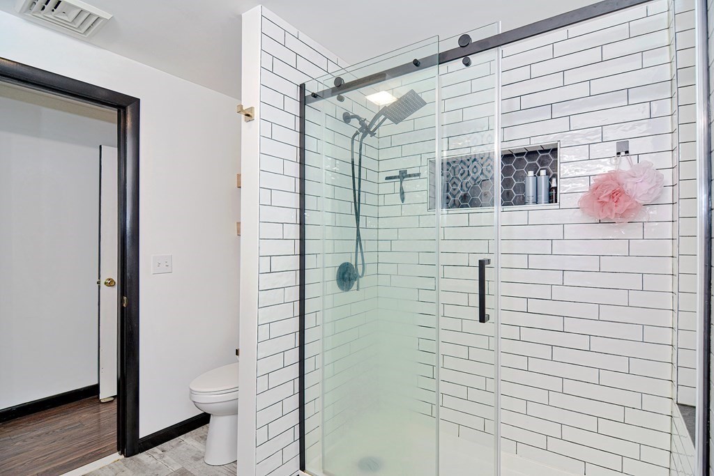 237 Kaufman Road Somerset, MA 02726 - Photo 27 of 38 a bathroom with a shower