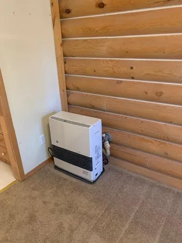 a bathroom with a toilet