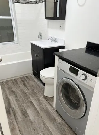 $2,295 | 837 West Cornelia Avenue, Unit 1N, Chicago, IL 60657