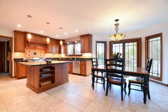 $998,500 | 307 Anne Court, Prospect Heights, IL 60070