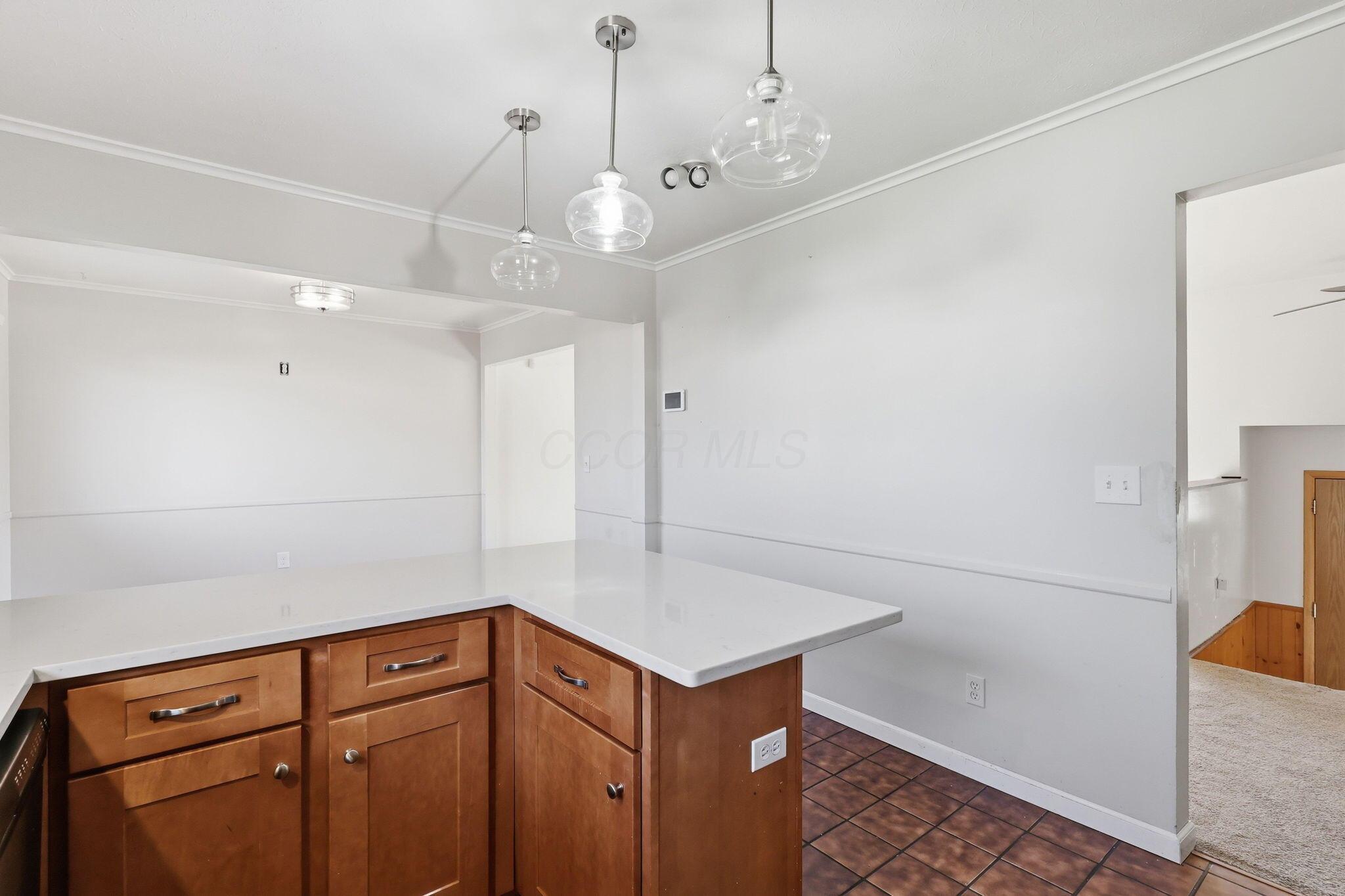 6050 Karl Road Columbus, OH 43229 - Photo 18 of 52 18-web-or-mls-G02A1711