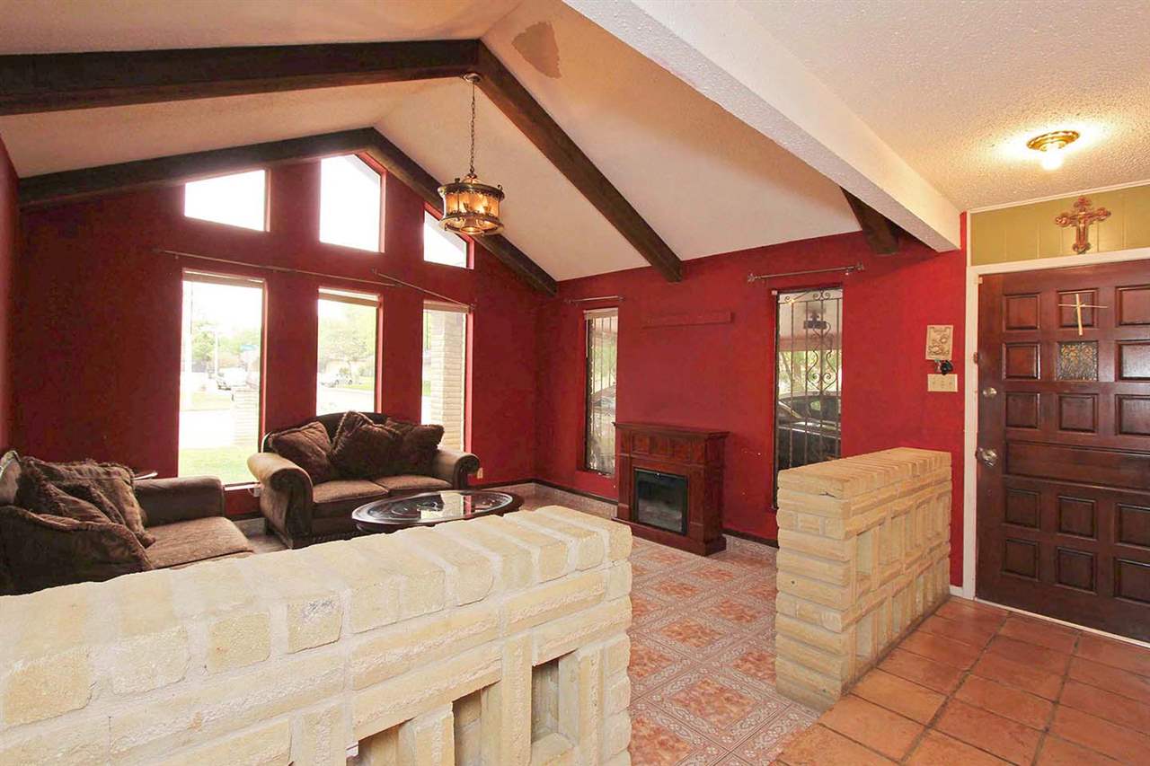 180 Arizona Loop Laredo, TX 78041 - Photo 3 of 20 Gallery Image 3