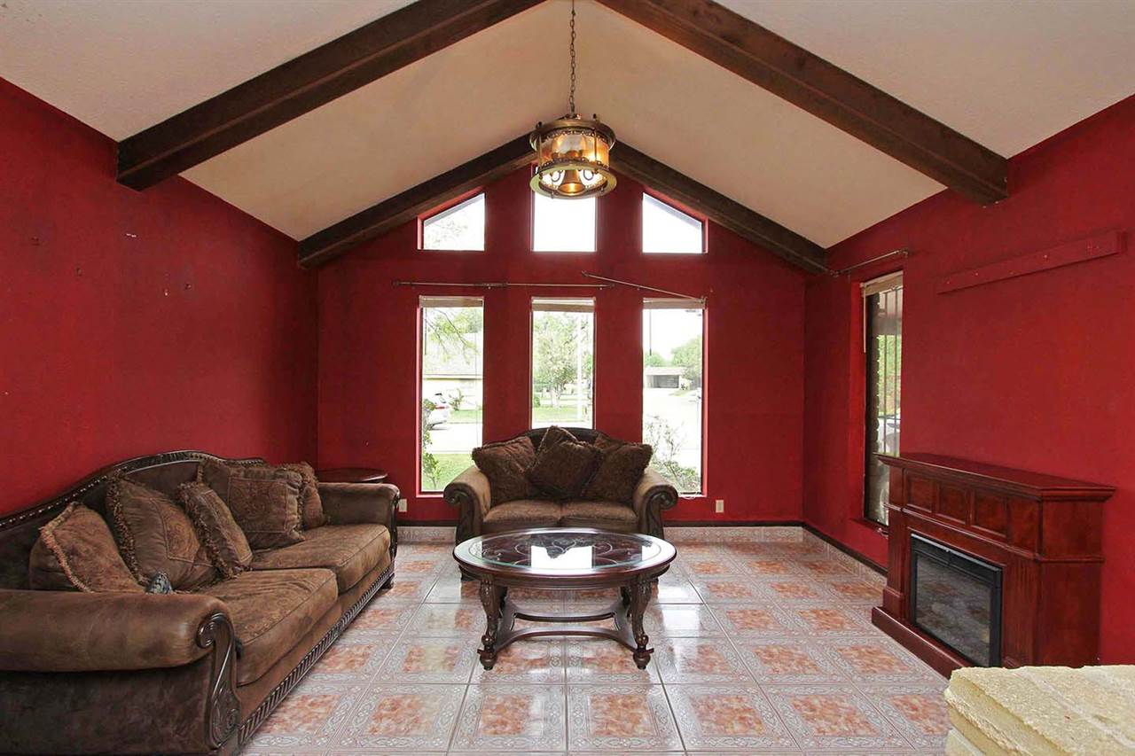 180 Arizona Loop Laredo, TX 78041 - Photo 4 of 20 Gallery Image 4