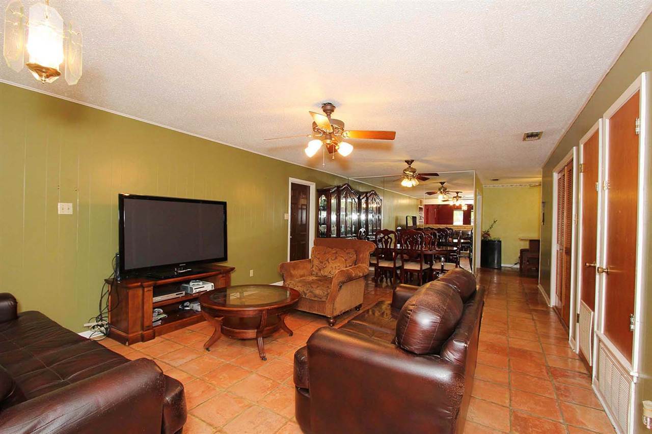 180 Arizona Loop Laredo, TX 78041 - Photo 6 of 20 Gallery Image 6
