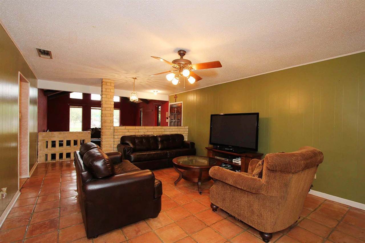 180 Arizona Loop Laredo, TX 78041 - Photo 7 of 20 Gallery Image 7