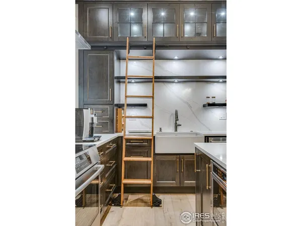 a view of washer and dryer