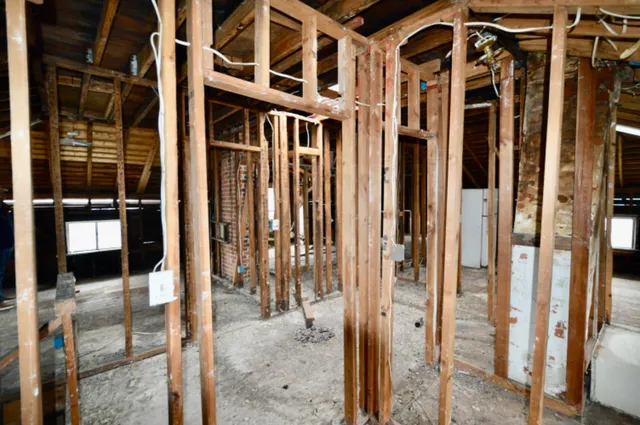a view of an entryway of the house