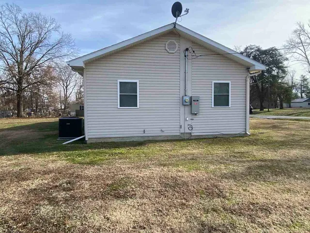 $89,900 | 190 Public Street, Muddy, IL 62965