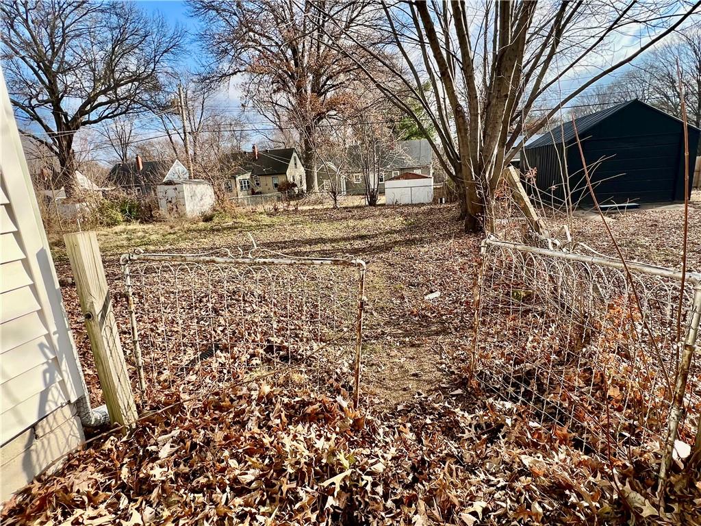 6809 Hunter Street Raytown, MO 64133 - Photo 12 of 14