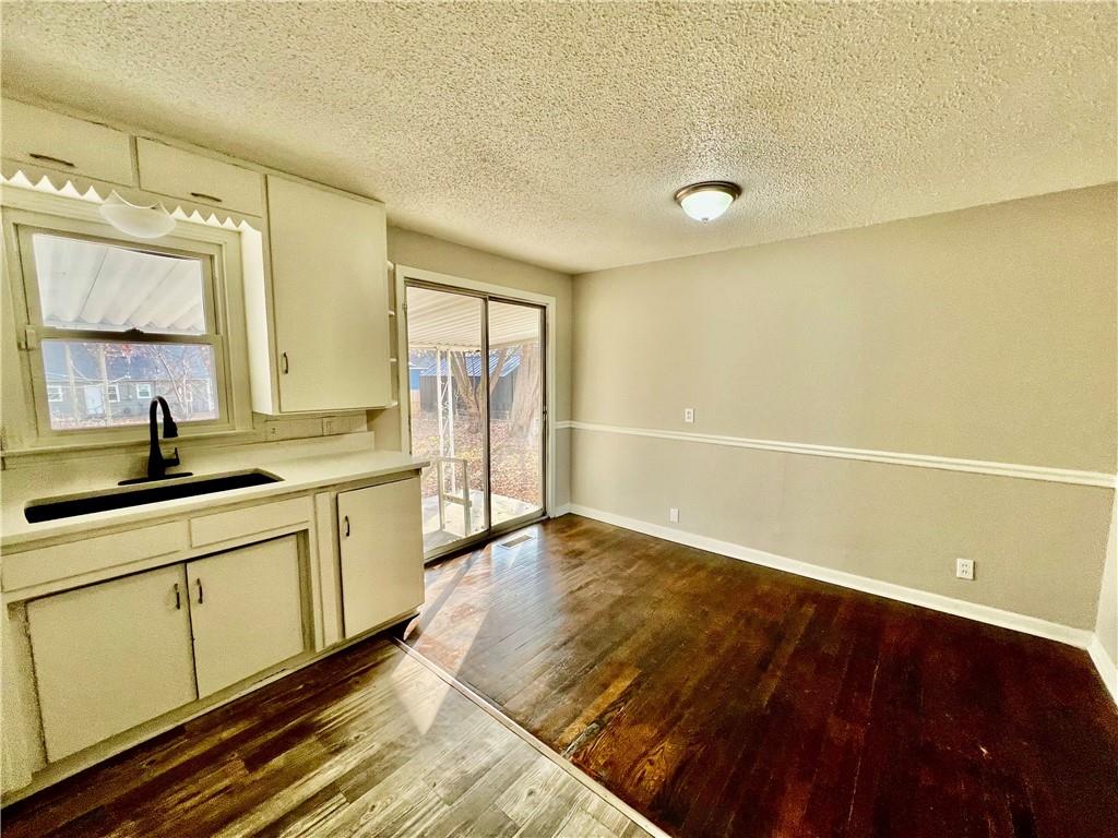 6809 Hunter Street Raytown, MO 64133 - Photo 4 of 14