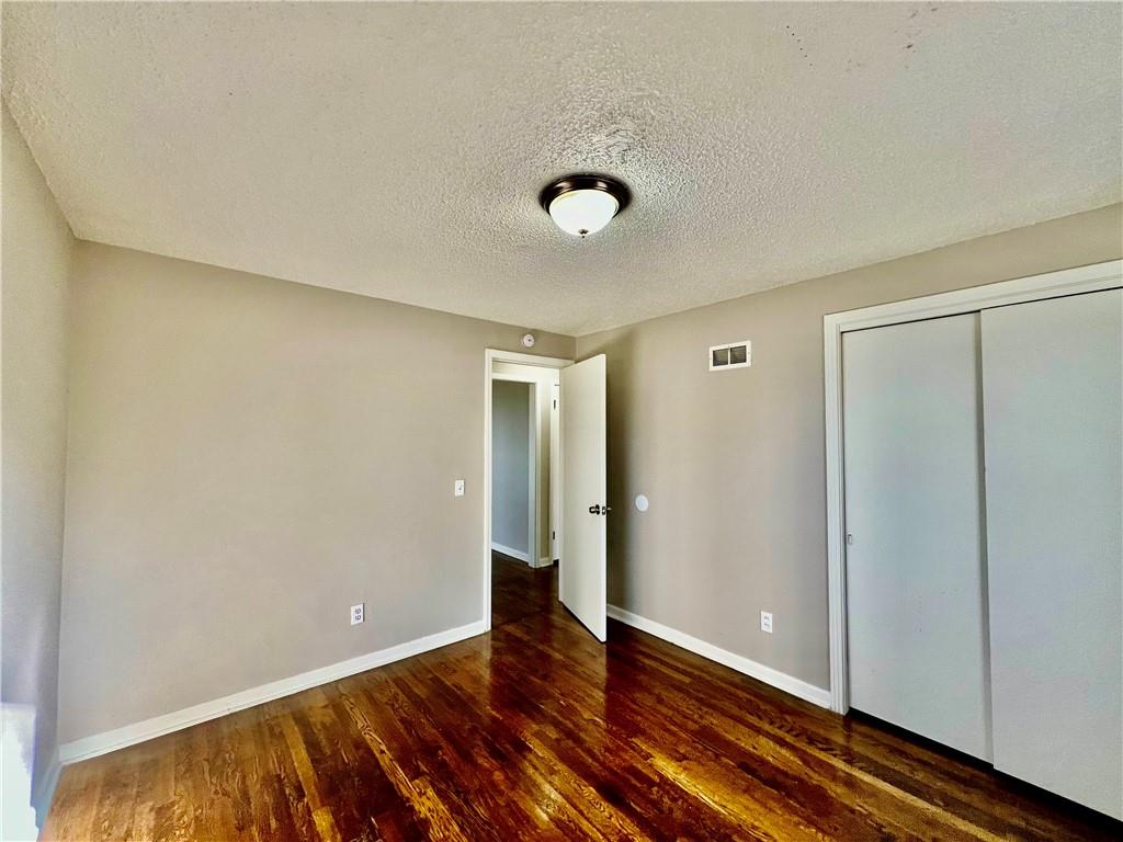 6809 Hunter Street Raytown, MO 64133 - Photo 6 of 14