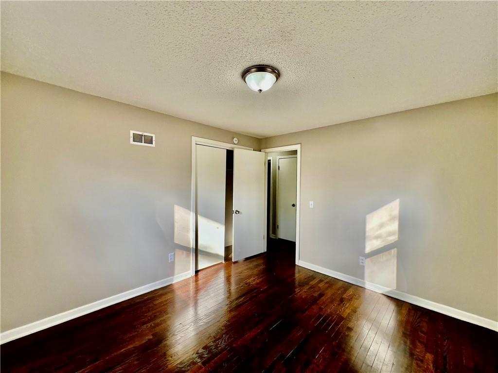 6809 Hunter Street Raytown, MO 64133 - Photo 8 of 14