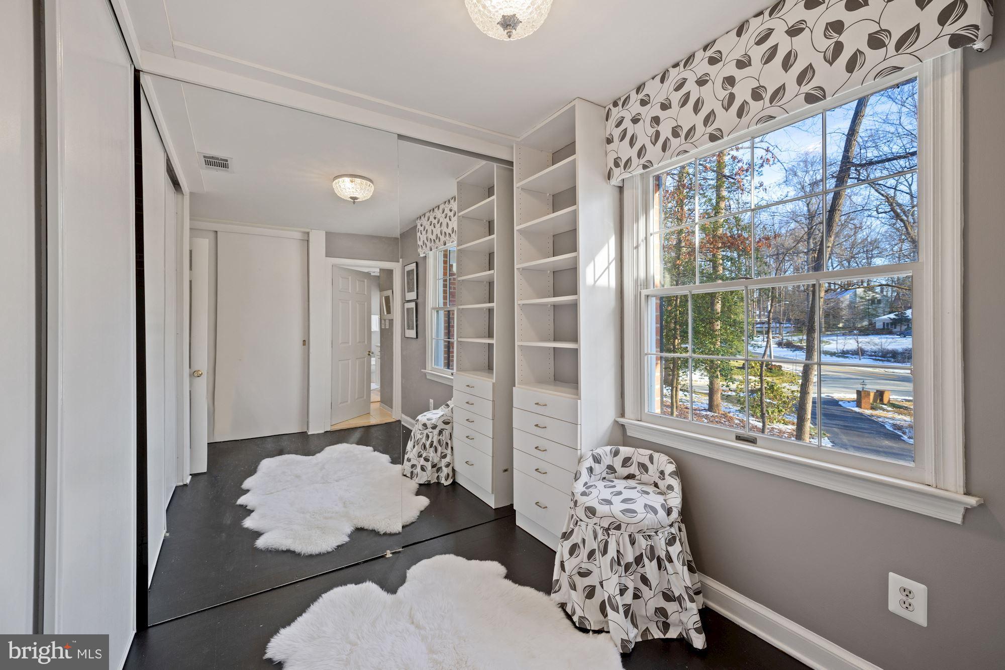 8500 Brook Road McLean, VA 22102 - Photo 24 of 44 Sitting Room