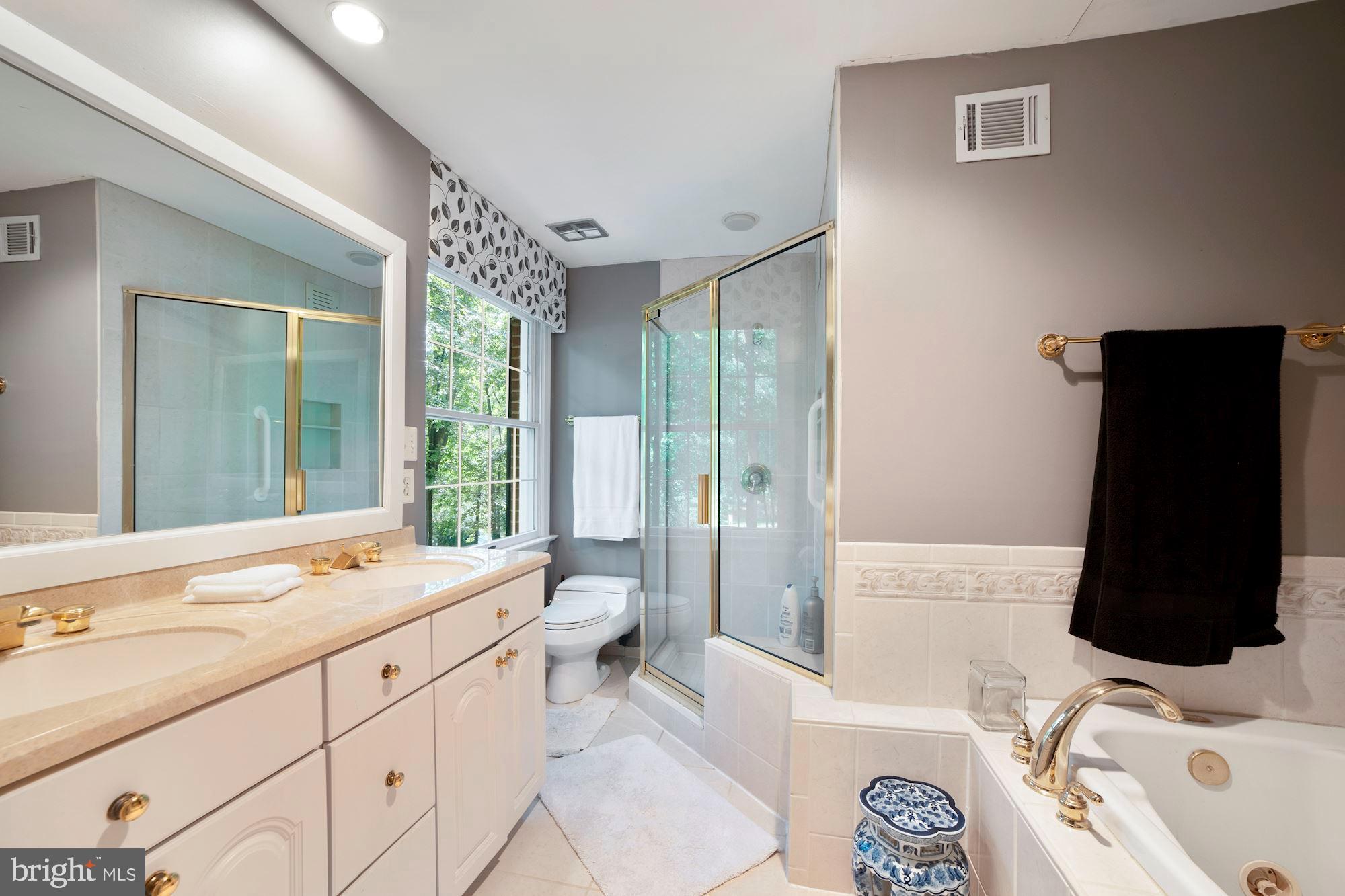 8500 Brook Road McLean, VA 22102 - Photo 25 of 44 Master Bathroom