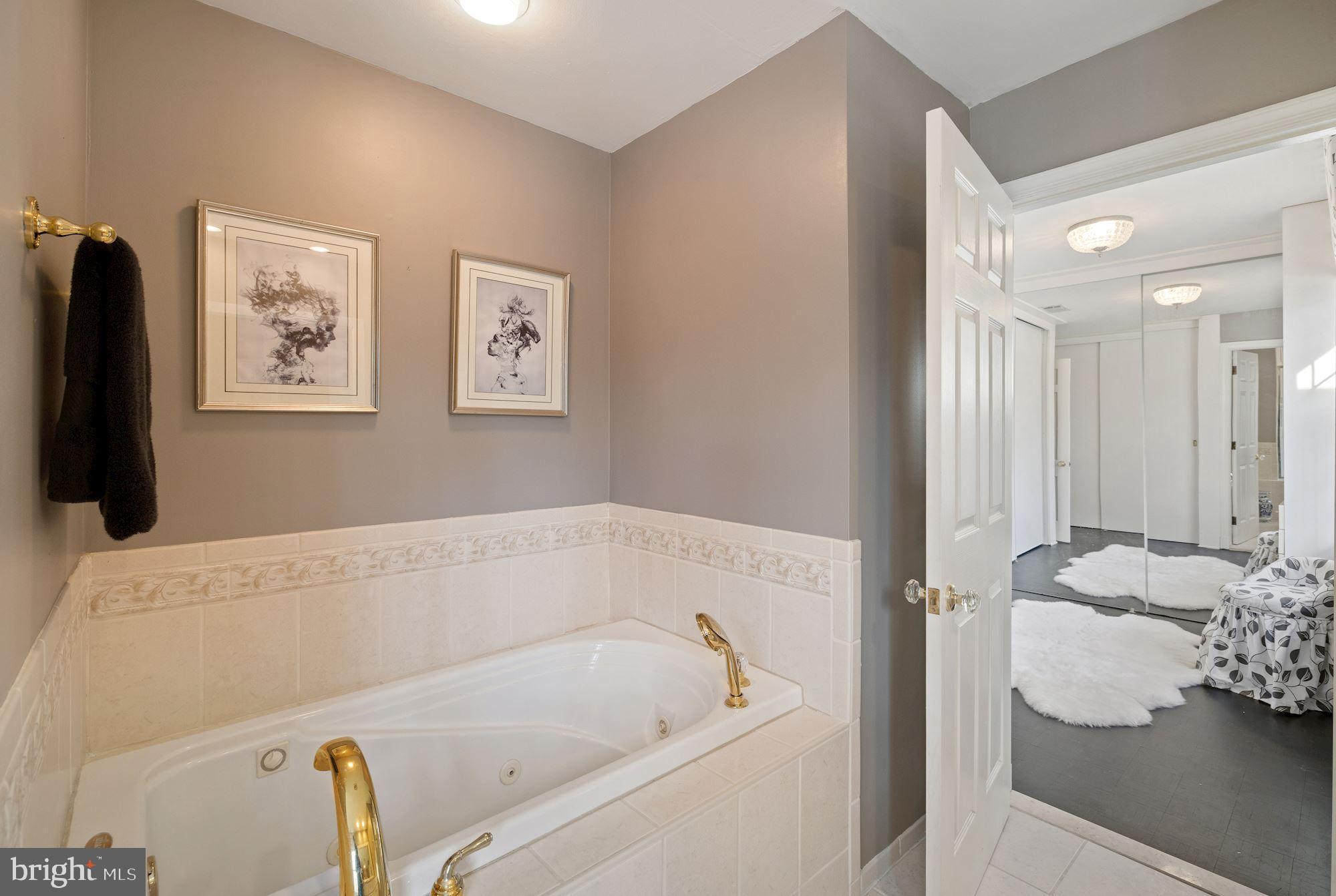 8500 Brook Road McLean, VA 22102 - Photo 26 of 44 Master Bathroom