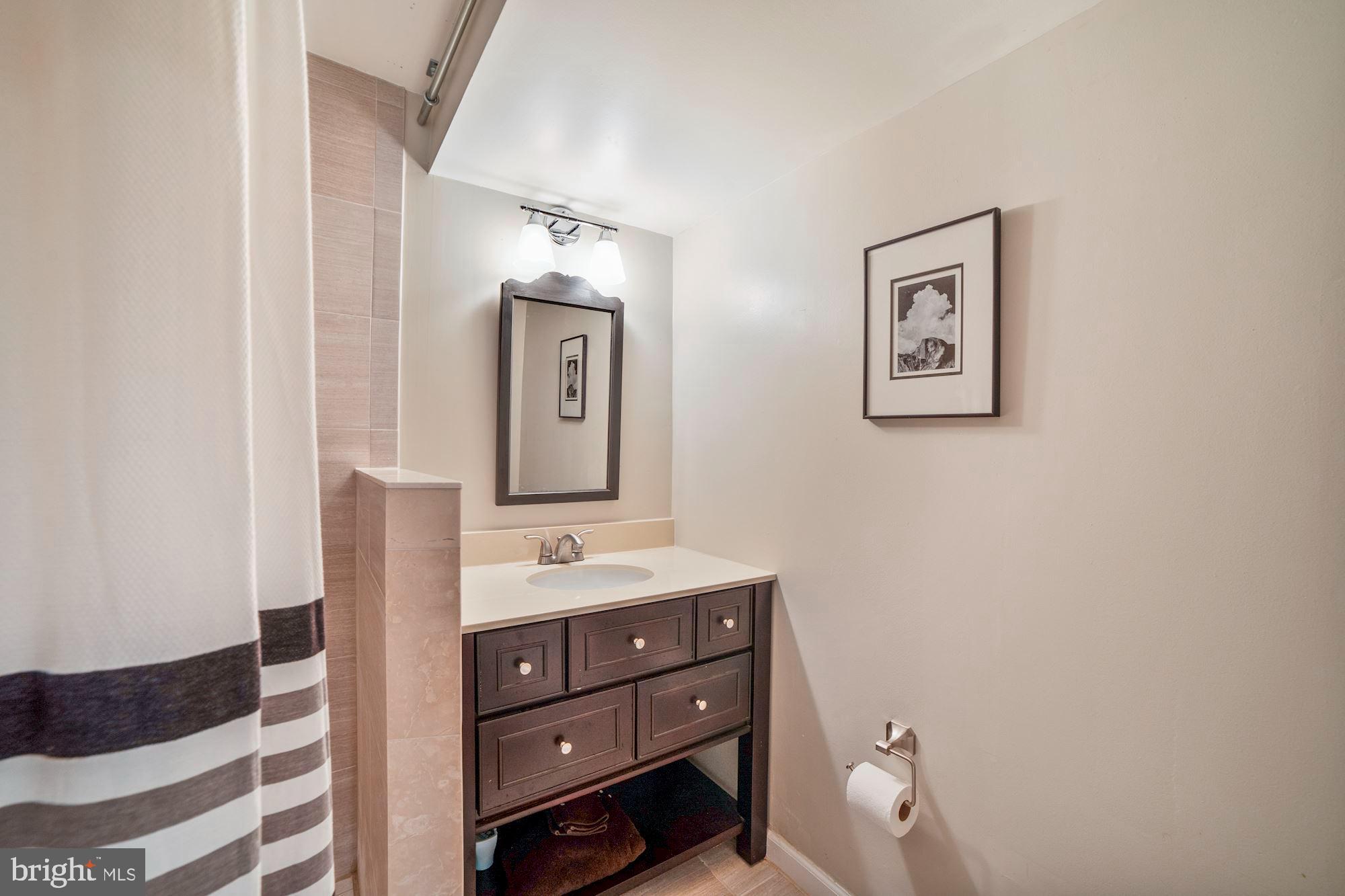 8500 Brook Road McLean, VA 22102 - Photo 34 of 44 Full Bathroom